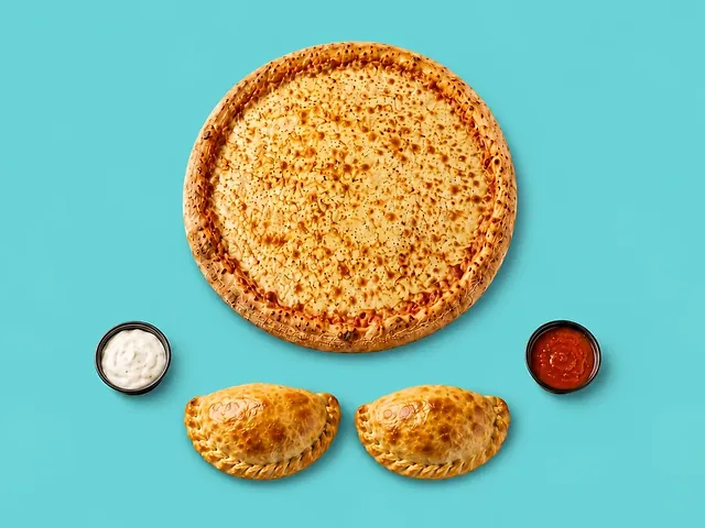 LA DUPLA de Las Tapas: 1 Muzzarella Grande, 2 Empanadas Grandes 120 g a elección, 1 Alioli + 1 Salsa Picante, Sin bebida